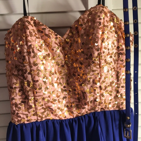 Dress - Picture 6 of 6